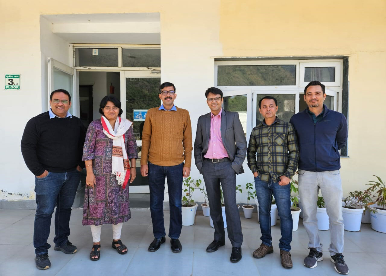 Group photo with Prof. Dinesh Kabra and Prof. Suman Kalyan Pal